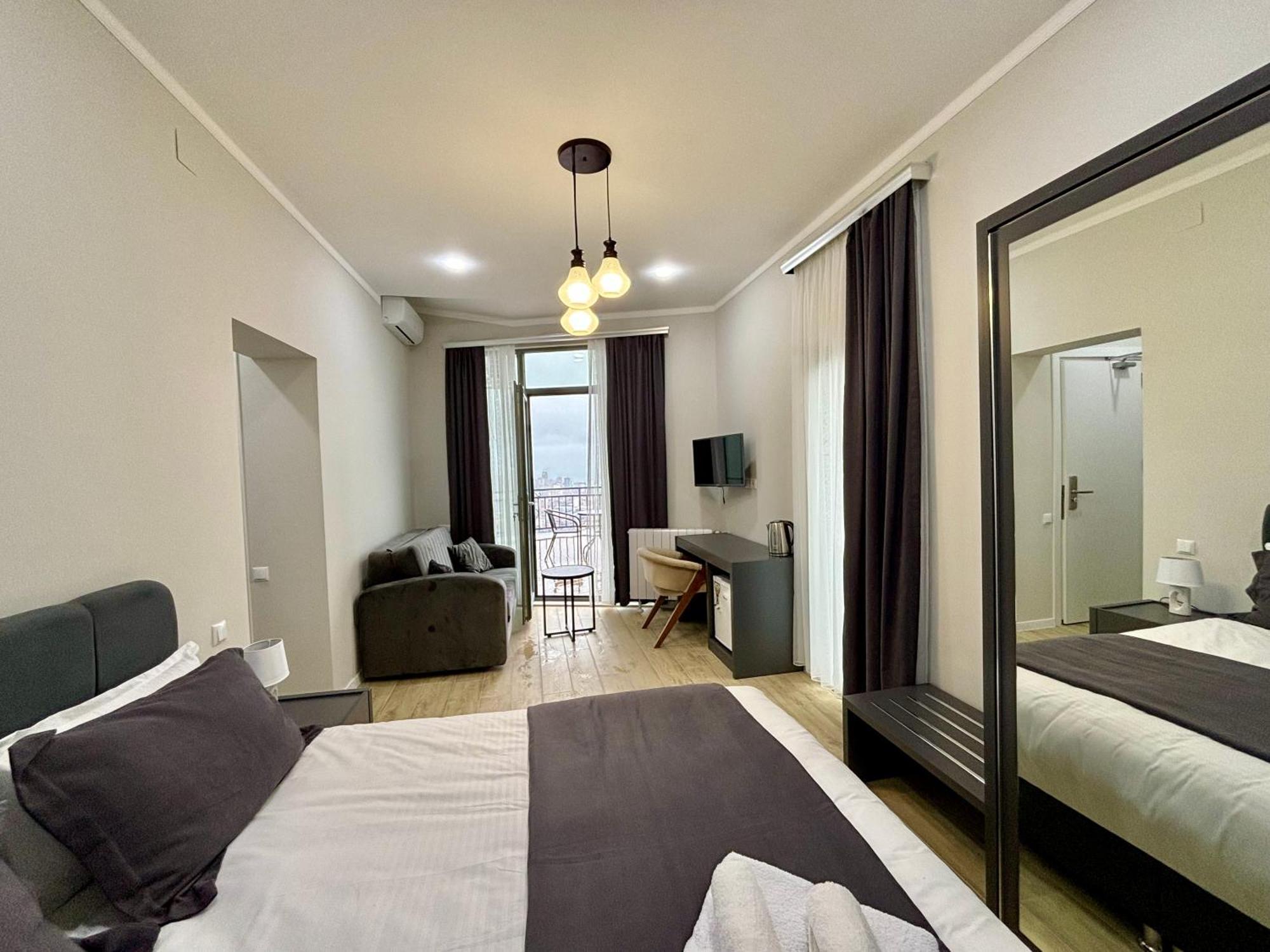 Hillside Inn Batum Dış mekan fotoğraf